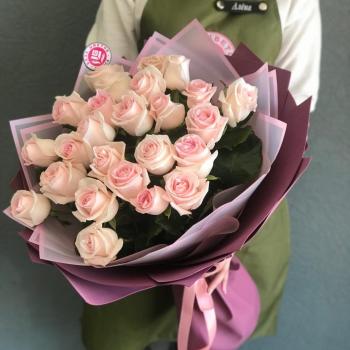 Бело-розовые розы 60 см (Россия) (articul  67122)